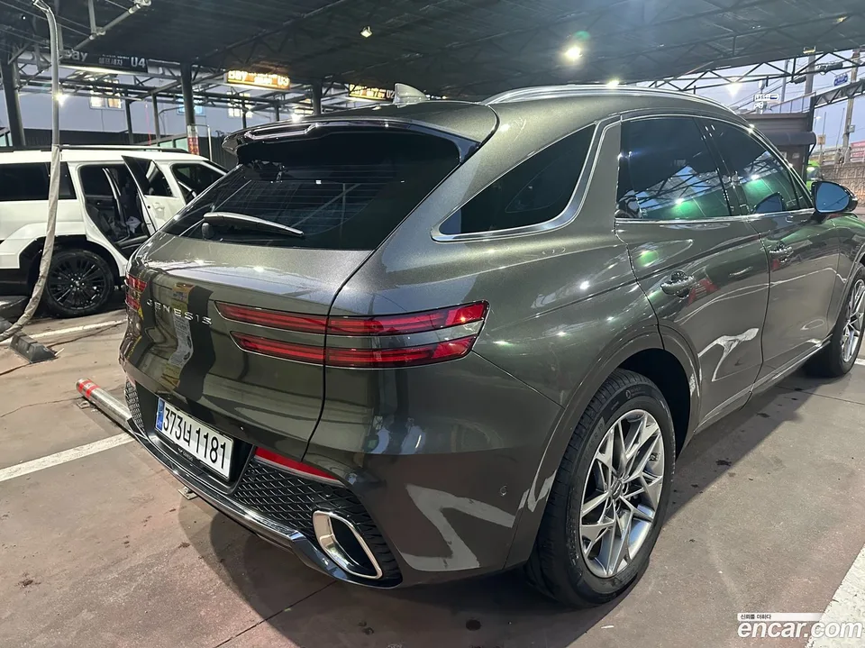 Genesis GV70 2.5T 2WD 2024 — миниатюра 2