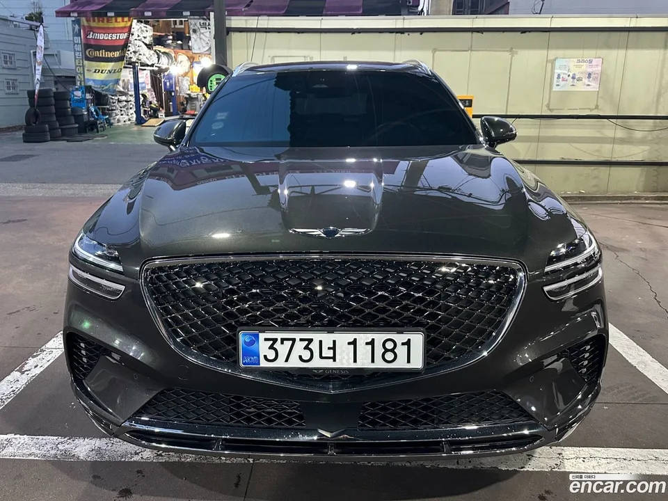 Genesis GV70 2.5T 2WD 2024 — фото 1, купить с доставкой в Москву