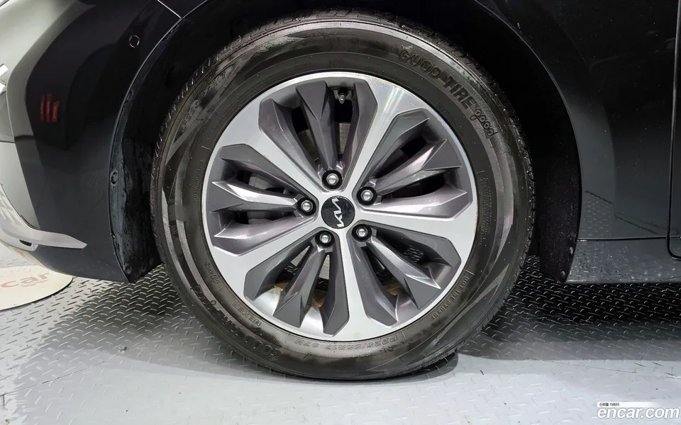 Kia K8 Hybrid 2022 — миниатюра 2