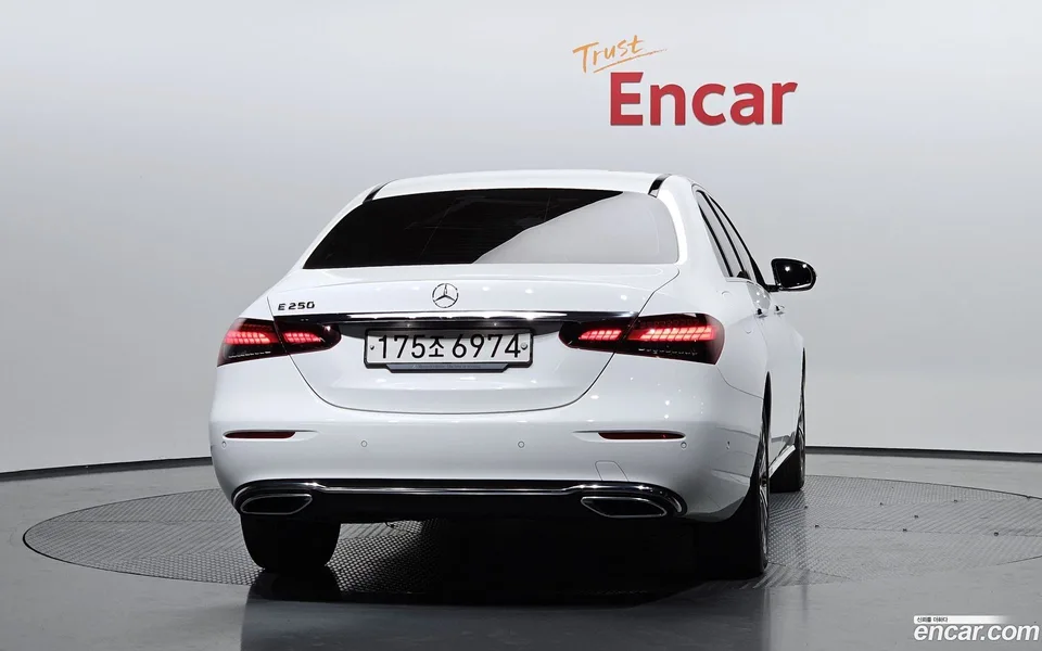 Mercedes-Benz E-Class E250 2022 — миниатюра 4