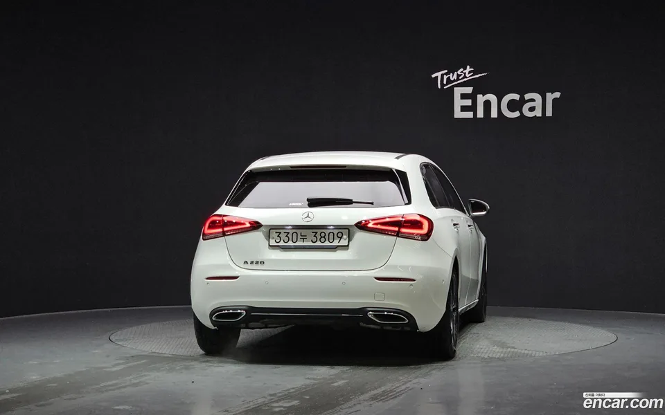 Mercedes-Benz A-Class A220 2022 — миниатюра 4
