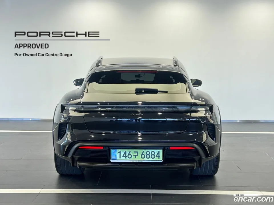 Porsche Taycan 2025 — миниатюра 2