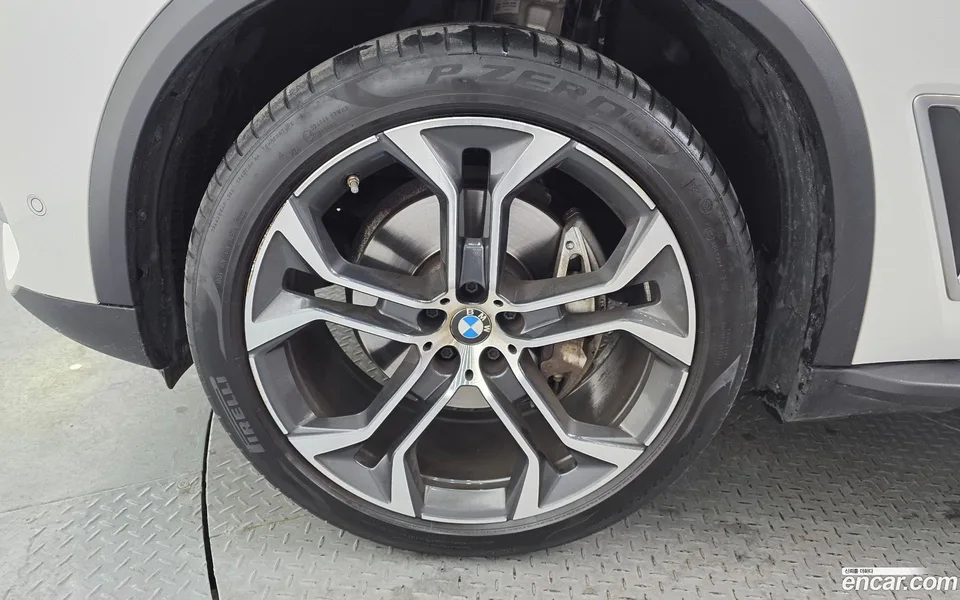 BMW X5 xDrive 30d xLine 2023 — thumbnail 5