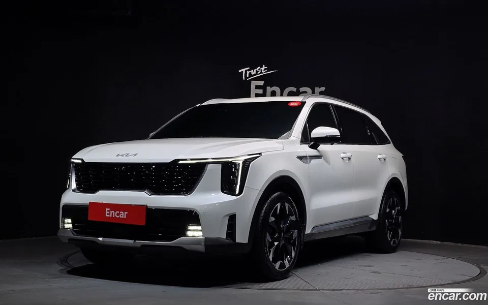 Kia Sorento 2.5T 2WD 2023 — фото 1, купить с доставкой в Москву
