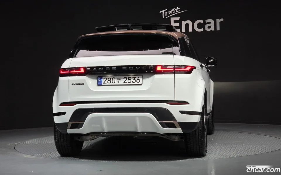 Land Rover Range Rover Evoque P250 SE 2024 — миниатюра 4