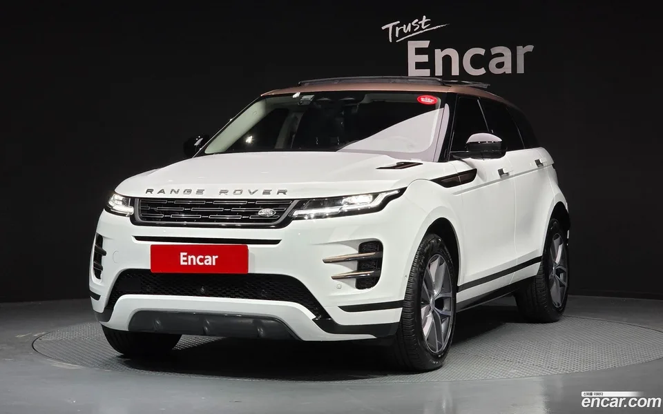 Land Rover Range Rover Evoque P250 SE 2024 — фото 1, купить с доставкой в Москву