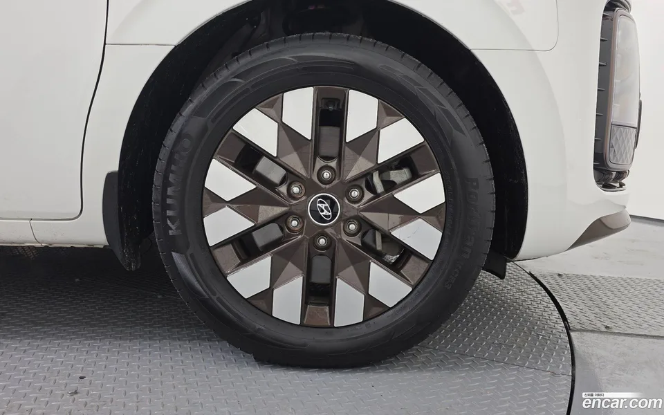 Hyundai Staria 9 2022 — миниатюра 2