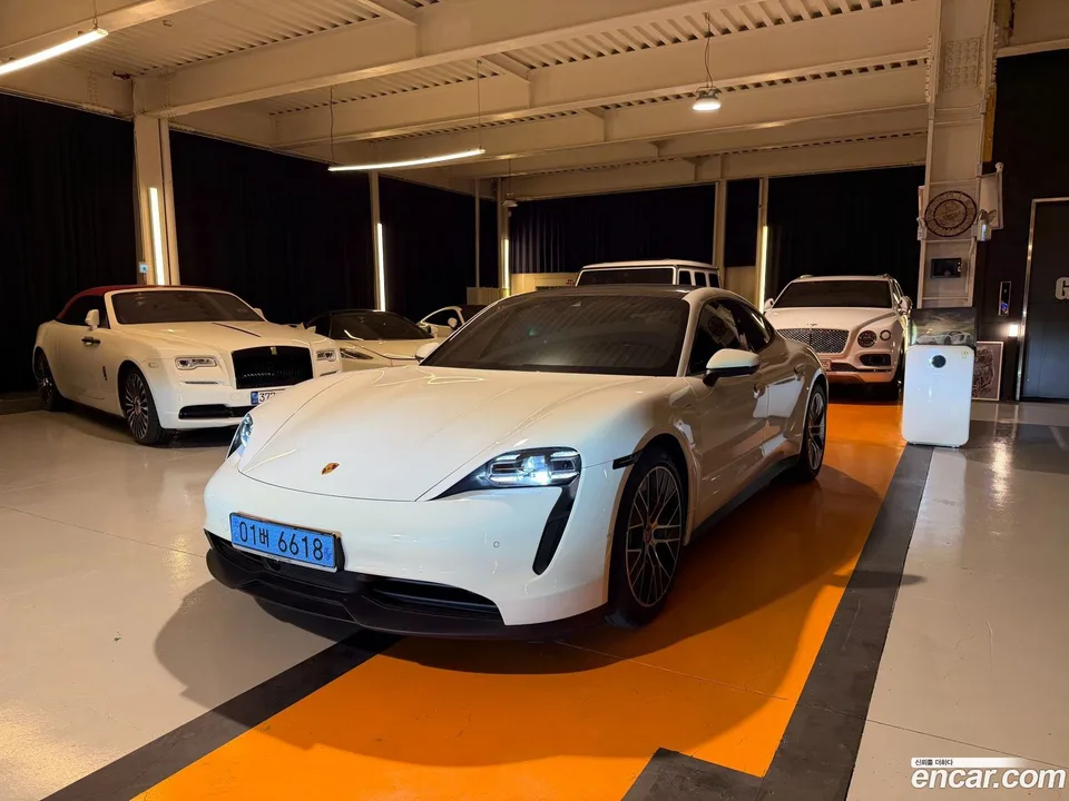 Porsche Taycan 2023 — фото 1, купить с доставкой в Москву