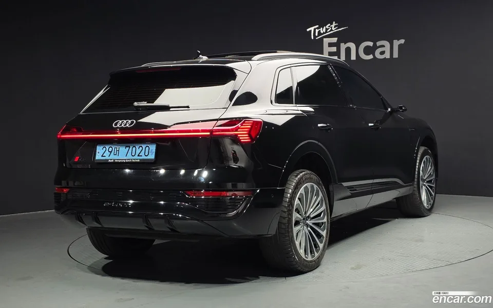 Audi Q8 e-tron 55 2024 — миниатюра 2