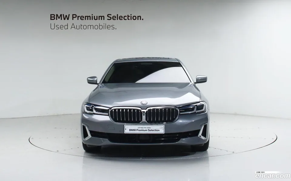 BMW 5 Series 530e 2023 — миниатюра 3
