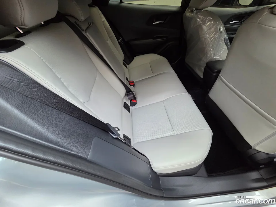 Toyota Prius 2.0 XLE AWD 2026 — миниатюра 3