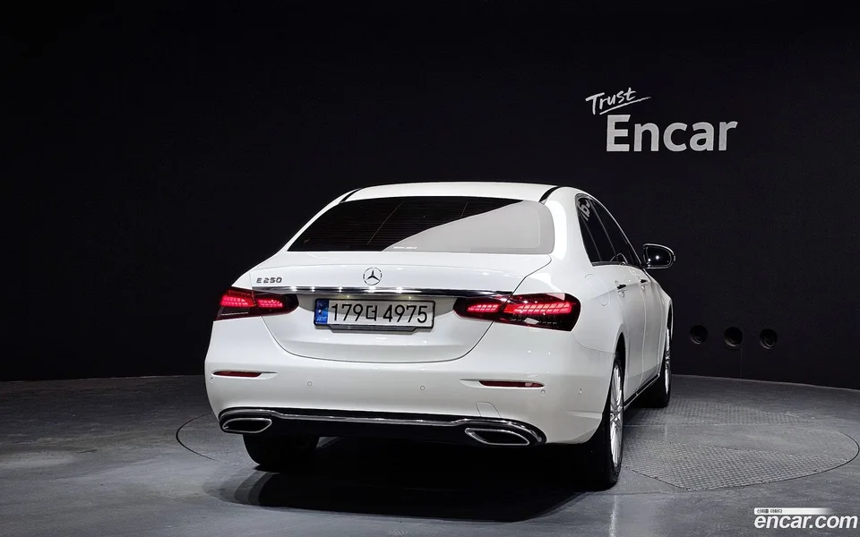 Mercedes-Benz E-Class E250 2022 — миниатюра 4