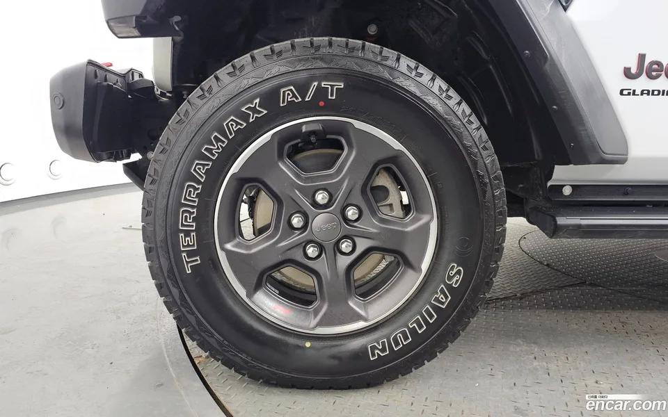 Jeep Gladiator 3.6 2023 — миниатюра 2