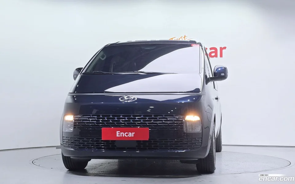 Hyundai Staria L3.5 11 2023 — миниатюра 3