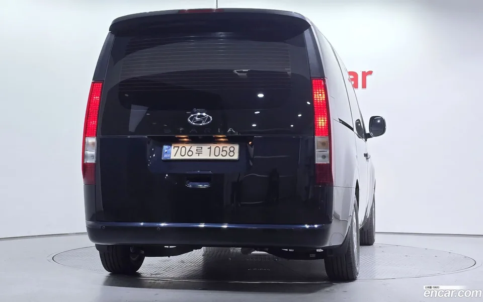 Hyundai Staria L3.5 11 2023 — миниатюра 4