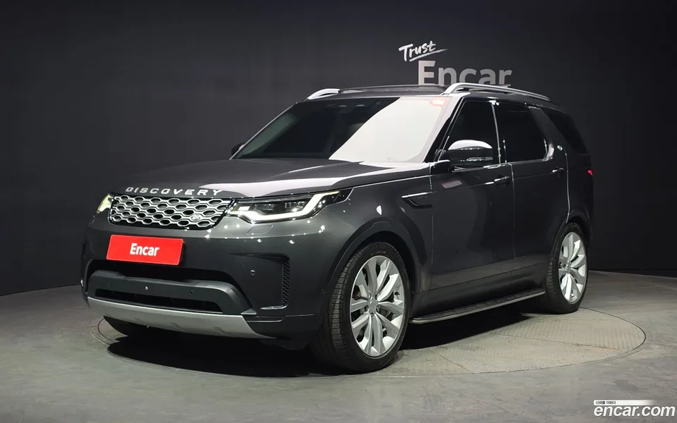 Land Rover Discovery D250 SE 2022 — фото 1, купить с доставкой в Москву