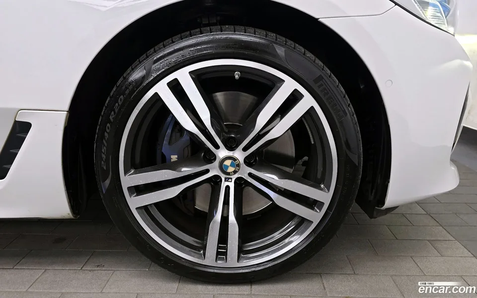 BMW 6 Series GT 640i xDrive M 2022 — thumbnail 2