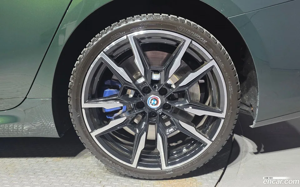 BMW 8 Series M850i xDrive 2022 — миниатюра 2