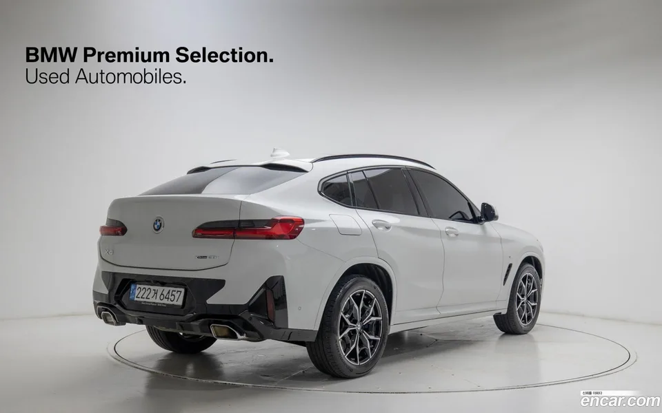 BMW X4 xDrive20i M 2022 — миниатюра 2
