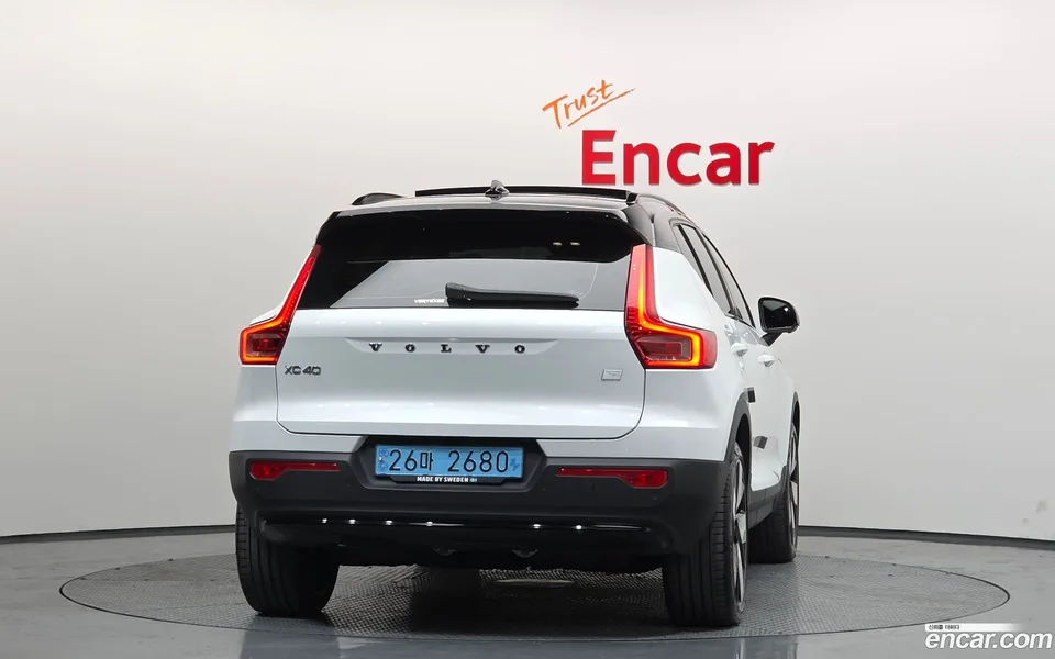Volvo XC40 Recharge 2022 — миниатюра 4