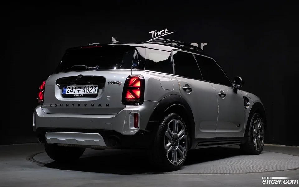 MINI Cooper S Countryman ALL4 2023 — миниатюра 2