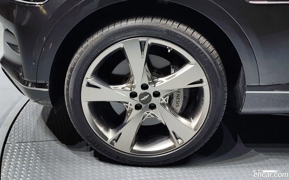 Genesis GV80 2.5T 2WD 2023 — миниатюра 2
