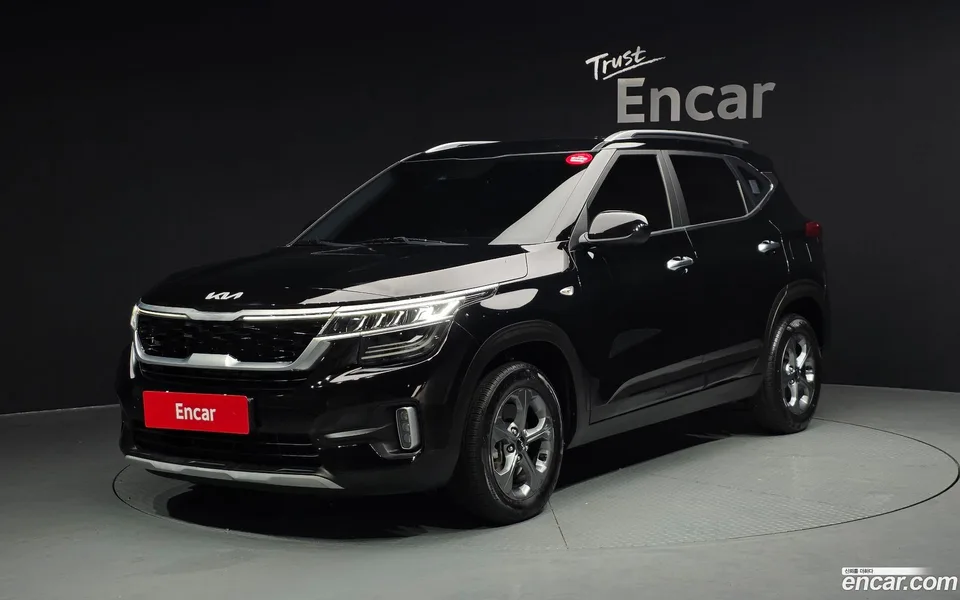 Kia Seltos 1.6 2WD 2022 — фото 1, купить с доставкой в Москву