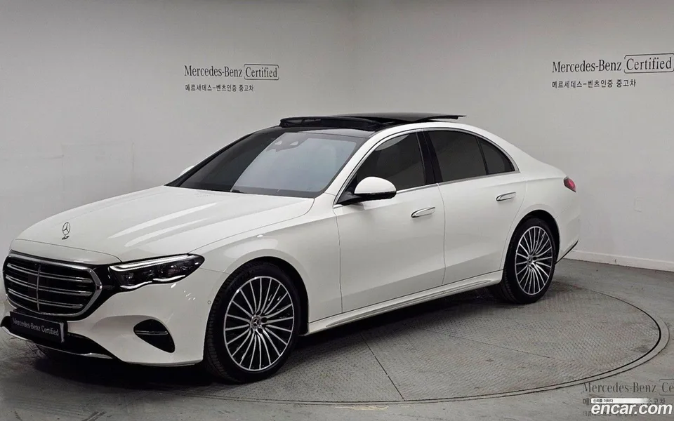 Mercedes-Benz E-Class 2024