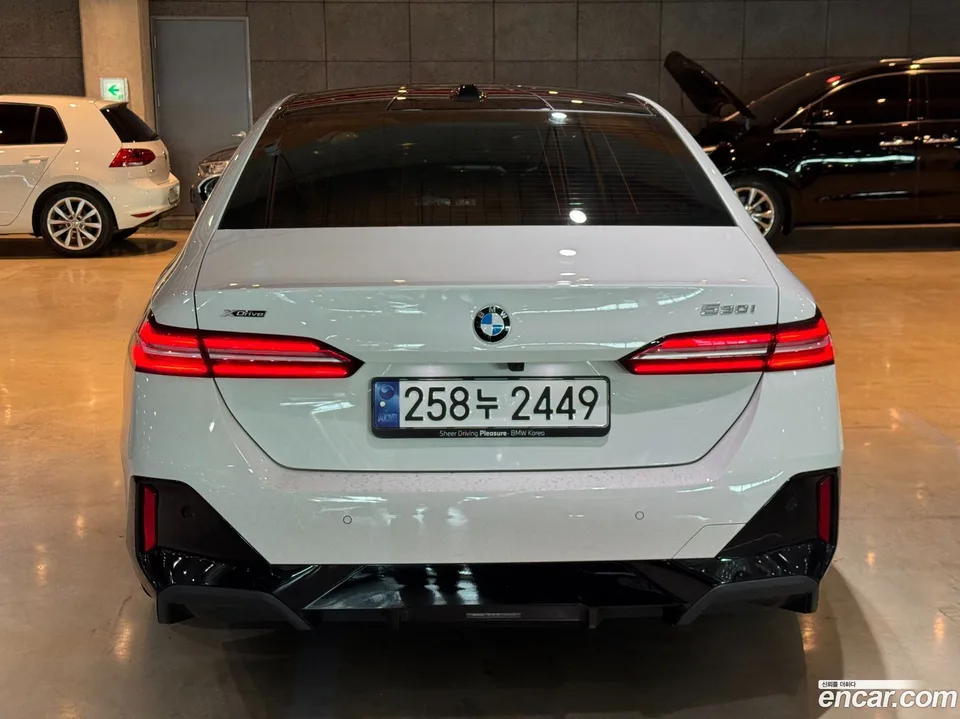 BMW 5 Series 530i xDrive M 2024 — миниатюра 2