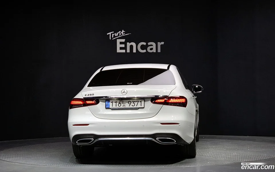 Mercedes-Benz E-Class E250 AMG Line 2022 — миниатюра 4