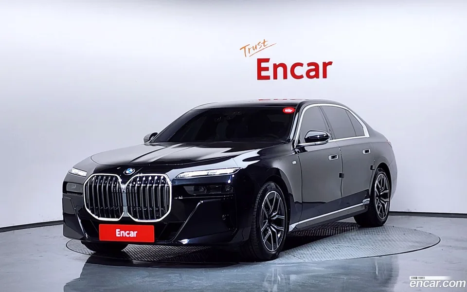BMW 7 Series 740d xDrive M 2023 — фото 1, купить с доставкой в Москву