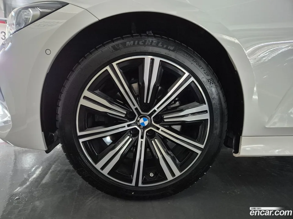 BMW 3 Series 320i 2025 — миниатюра 2