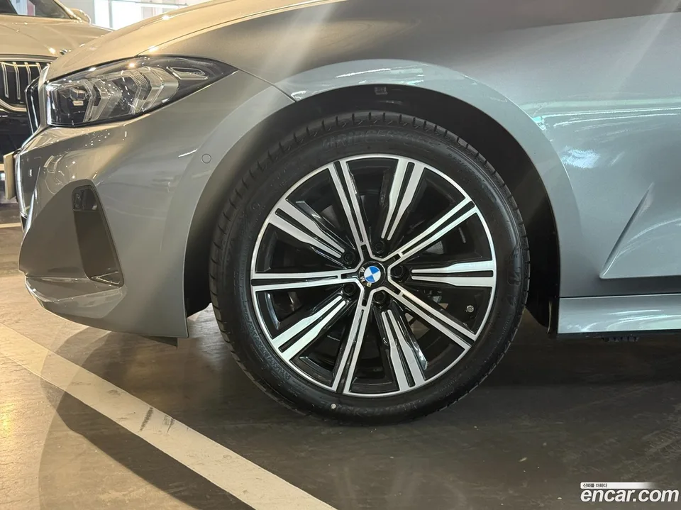 BMW 3 Series 320i 2025 — миниатюра 2
