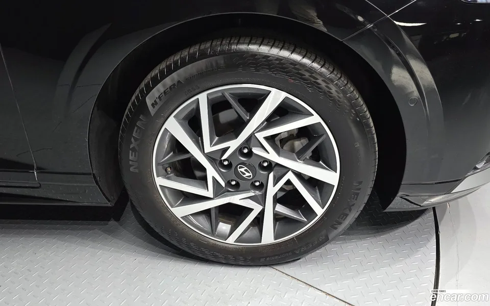 Hyundai Grandeur 2.5 2WD 2023 — миниатюра 2