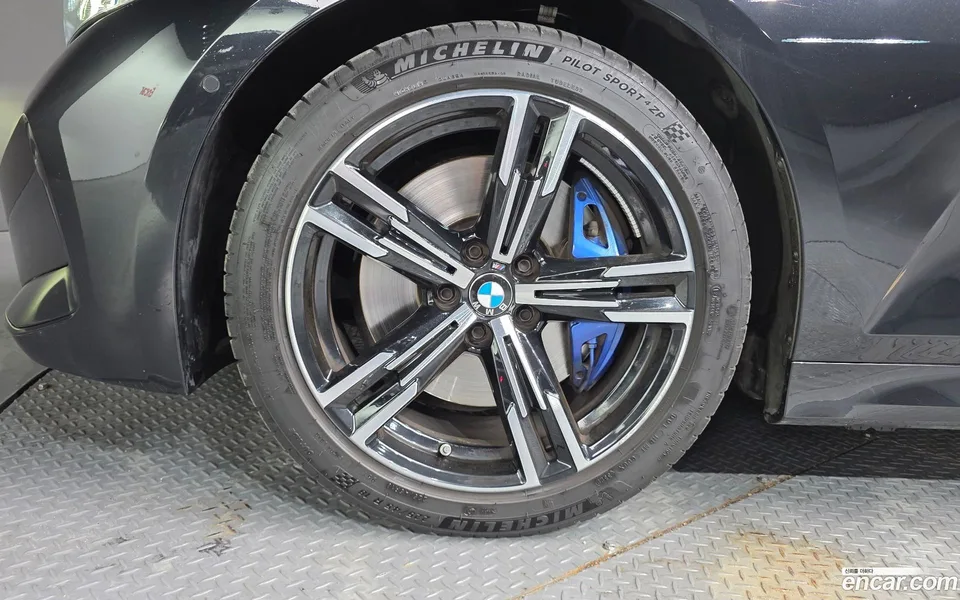 BMW 3 Series 320i M 2023 — миниатюра 5