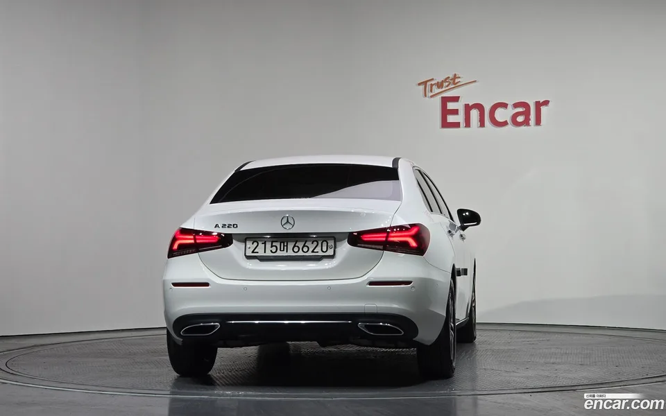 Mercedes-Benz A-Class A220 2022 — миниатюра 4