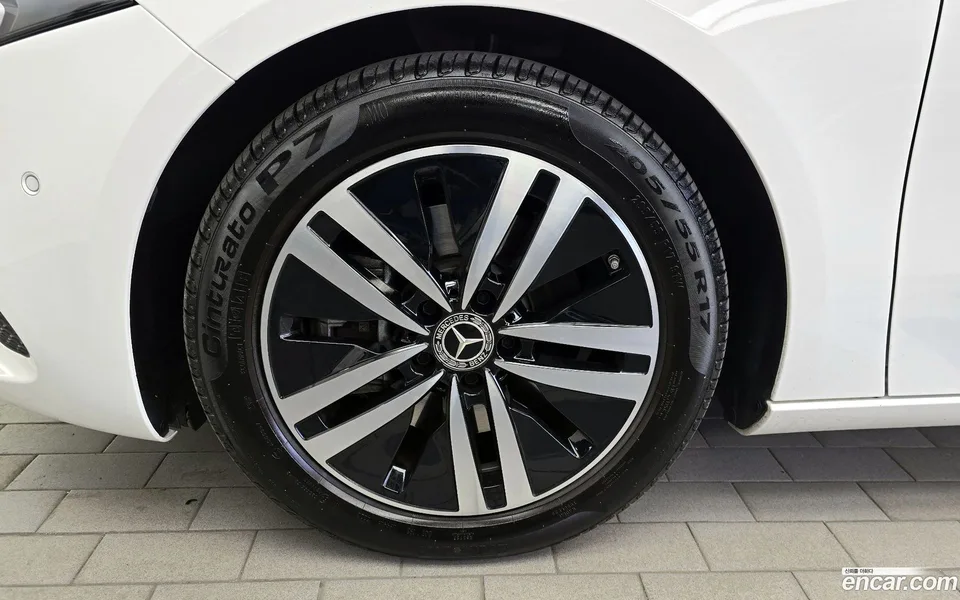 Mercedes-Benz A-Class A220 2022 — миниатюра 5