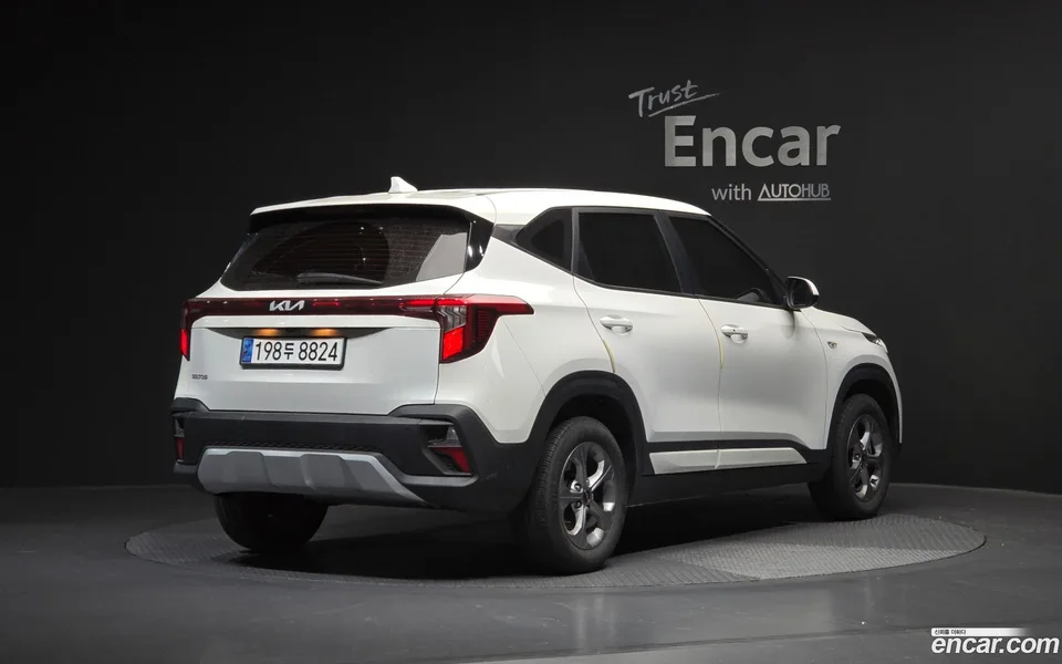 Kia Seltos 2.0 2WD 2023 — миниатюра 2