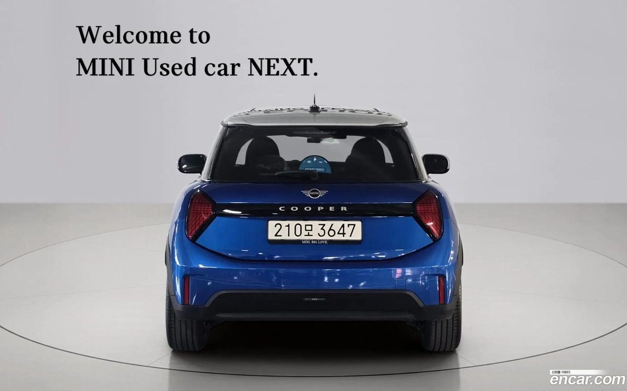 MINI Cooper C 2025 — 4