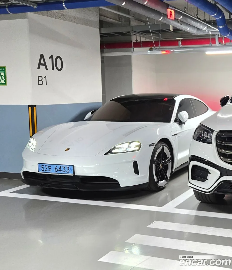 Porsche Taycan 4 2025 — фото 1, купить с доставкой в Москву