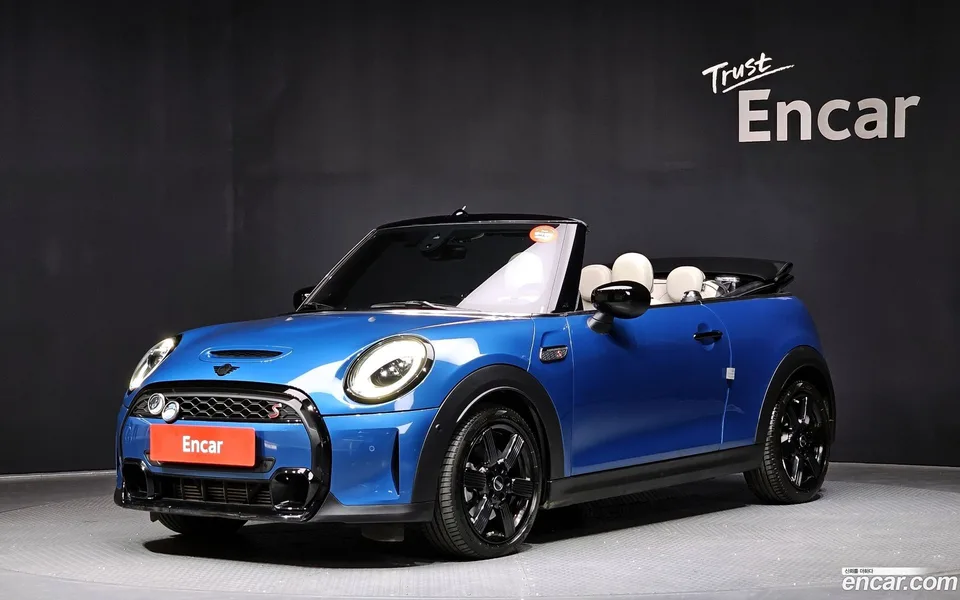 MINI Cooper S Convertible 2023 — фото 1, купить с доставкой в Москву