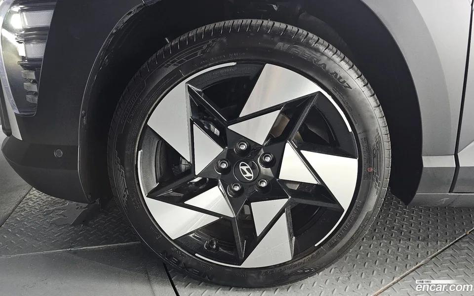 Hyundai Kona 1.6 4WD 2023 — миниатюра 2