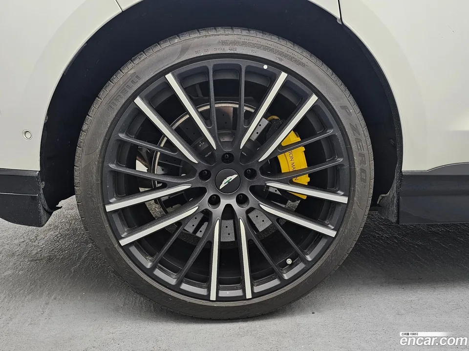 Aston Martin DBX 4.0 V8 707 2023 — миниатюра 5