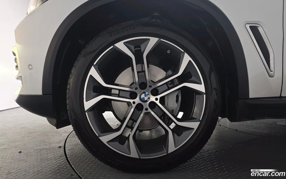 BMW X5 xDrive 30d xLine 2023 — миниатюра 5