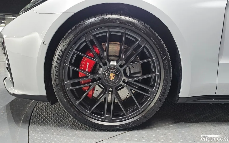 Porsche Panamera (976) 4.0 GTS 2025 — миниатюра 5