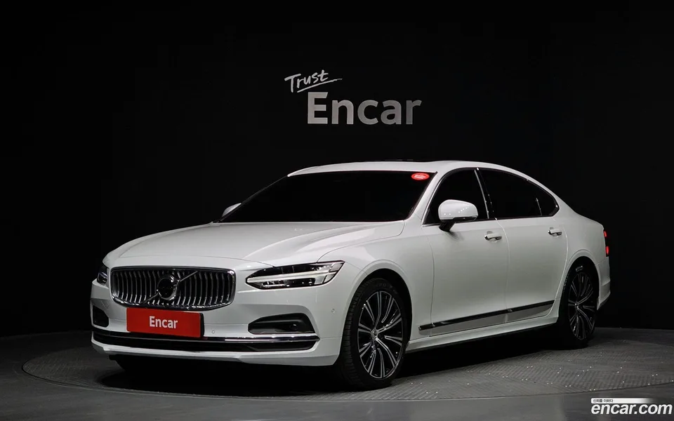 Volvo S90 B5 2023 — фото 1, купить с доставкой в Москву
