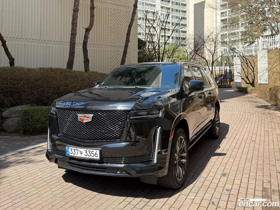 Cadillac Escalade 6.2 ESV 2022 — фото 1, купить с доставкой в Москву