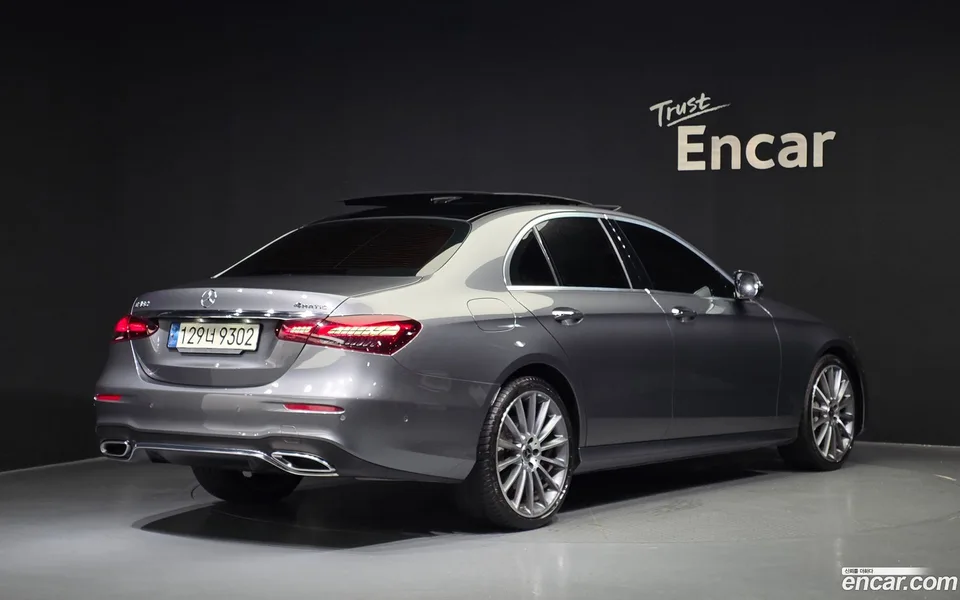 Mercedes-Benz E-Class E350 4MATIC AMG Line 2022 — миниатюра 2