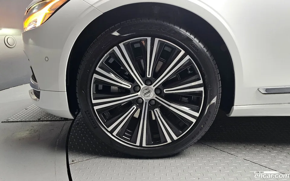 Volvo S90 B5 2022 — миниатюра 2