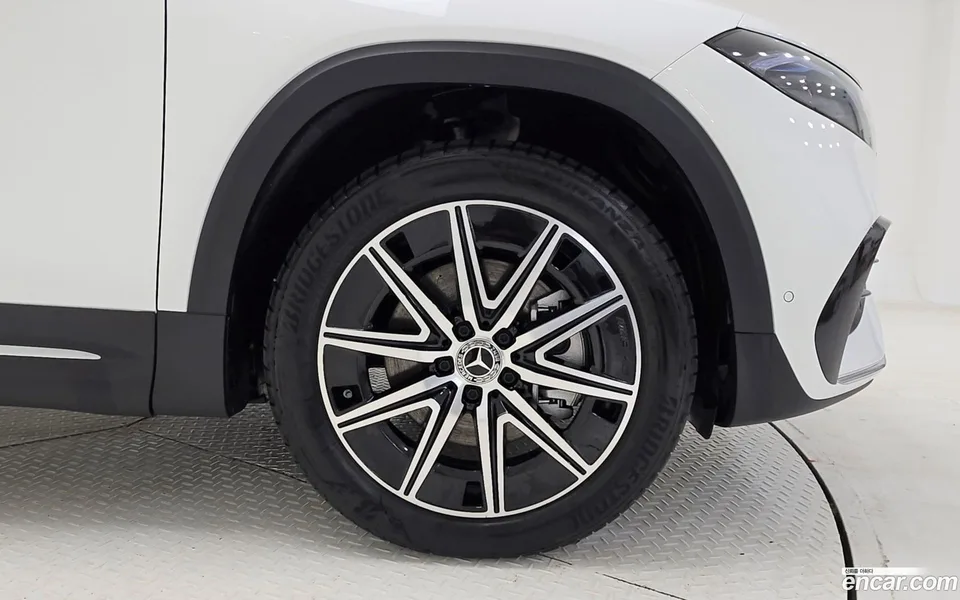 Mercedes-Benz EQB EQB300 4MATIC AMG 2025 — миниатюра 2
